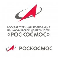 Общий смысл понятен, но вызывают возражения детали.

 "Забавно, но «Роскосмос», которым столь успешно рулит господин Рогозин, параллельно напевая песенки и шутя в «Твиттере» над успехами американцев, был создан в том самом 2015 году, когда началось падение российской космической отрасли".

Падение отечественной космической отрасли началось отнюдь не в 2015 году. Дата начала "падения", в общем, довольно точно известна. Это 14.11.1991, когда было упразднено Министерство общего машиностроения СССР, занимавшееся космосом (1200 заводов, 1,5 миллиона человек). 
25.02.1992 указом Президента РФ образовано Российское космическое агентство при Правительстве РФ (0 заводов, 220 человек).
Что случилось с заводами, входившими в структуру Минобщемаша - нужно спросить Чубайса (лучше его, конечно, не спросить, а допросить). 
Агентство позже было преобразовано в другое агентство, "Росавиакосмос", потом в третье агентство "Роскосмос".
В 2015 году, когда стало окончательно ясно, что либерально-экономическая схема, по которой агентство только размещает госзаказы на частных предприятиях, не работает, а служит ширмой для диких злоупотреблений, агентство было превращено в госкорпорацию "Роскосмос" (75 предприятий, 185 тысяч человек). 
Полумера (так как ранее планировалось воссоздание министерства по образцу советского), но всё же шаг в правильном направлении. На оргмероприятия было отведено 5 лет. То есть, 2021 год - первый год когда новая госкорпорация работает в полную силу.
Так что Рогозин объективно является не могильщиком, а своего рода акушером. Работу его детища надо оценивать хотя бы по результатам пятилетки в 2025 году.