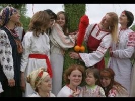 Вот еще тебе в коллекцию фото людей в такой же одежде.)))