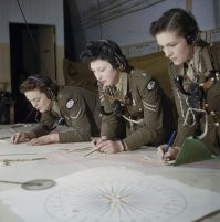 20 черно-белых портретов королевы Елизаветы II в молодости, 1940-е годы