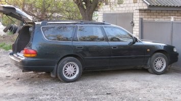 Походу при ремонте задка нашлись куски кузова только от старой))))