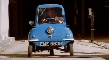 На вот этой голубенькой, ему даже выступ в шлагбауме не понадобиться. ))))