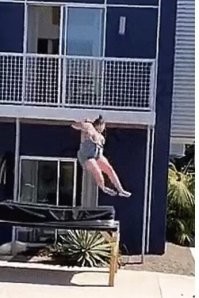 Каким надо быть дебилом (лкой), чтобы такое вытворять!?