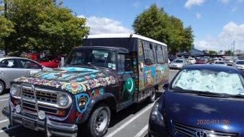 Был у дочери в Новой Зеландии. На стоянке возле супермаркета вот такой аппарат сфоткал.