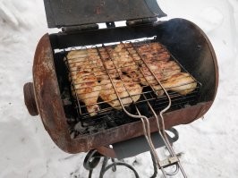 Не произведение искусства, но вполне себе утилитарная вещь. Побольше и поменьше.