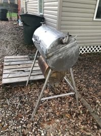 Это не мангалы, а коптильни.