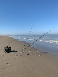Улов стабильный постоянный , одно могу сказать с рыбой я уже всех достал и соседей и жену :) есть знакомые которые очень просят , для меня это больше спорт .
