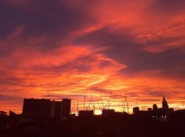 У меня тоже есть такая фотка! Того же вечера.