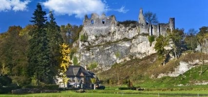 Про Бельгию , да согласен что писающий мальчик маленький но его отлично видно и каждый раз в разных нарядах . В Бельгии кроме Гента и Брюгге много других красивых мест , Динант , Намюр и тд , если летом приезжаете и стоит хорошая погода то сел на поезд и поехал на море .Да и про Брюссель отдельно , можно съездить посмотреть Атомиум , королевский военный музей и очень много чего . Рядом с Брюсселем есть старинные развалины монастыря .