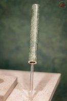 И такие дырочки гнутой латунной трубкой. Ога, верим...)))
А трубку из нефрита высверлили ногтем. 

Времени же дохера, сиди себе сверли. 
Что не досверлил, сын досверлит, а потом и внук. 
Торопиться некуда.