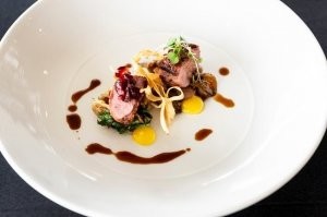 Щито?
Навалить побольше? а как же известный принцип фешенебельных ресторанов - что посетитель должен выходить от них более голодным чем зашел?
Вот вам фото типичных жадных рестораторов. Охренеть навалили