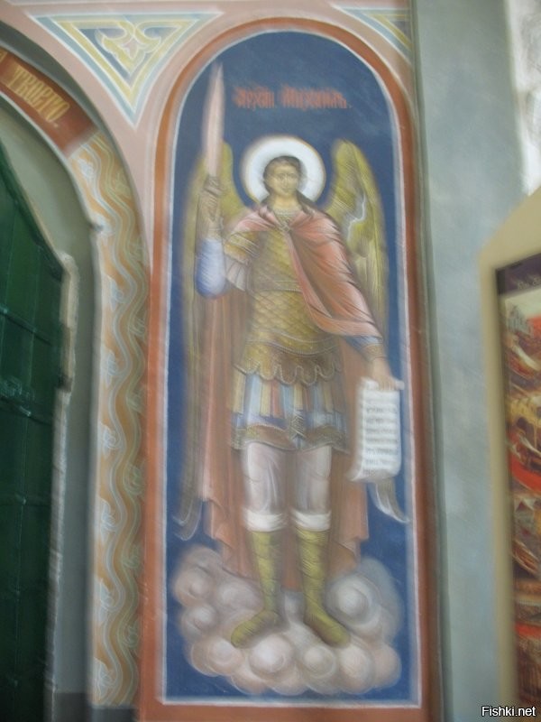 Церковь Бориса и Глеба в Кидекше.
Росписи . Фрагментарные фрески со времени постройки.