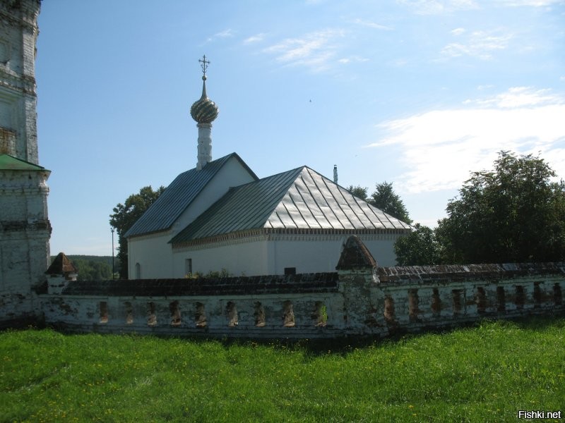 Церковь Бориса и Глеба в Кидекше.
Росписи . Фрагментарные фрески со времени постройки.