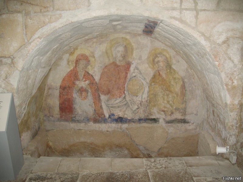 Церковь Бориса и Глеба в Кидекше.
Росписи . Фрагментарные фрески со времени постройки.