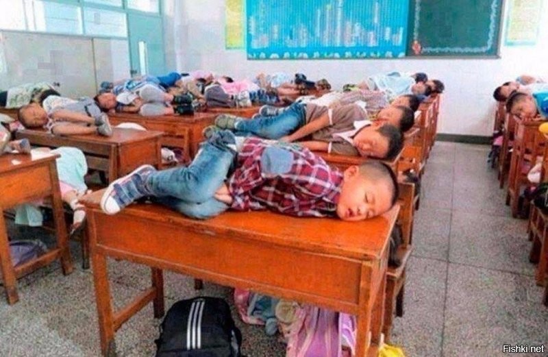 Уроки сна в китайской школе.