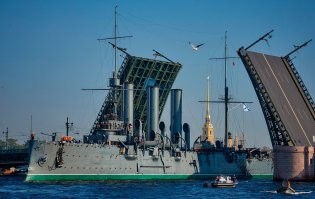 2014 год тоже запомнился проходом на ремонт. Многие не сразу и заметят)
 История Корабля