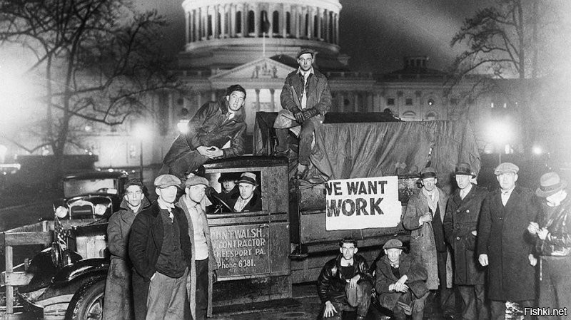 ...а в 1930-м у большинстава были домашние телефоны...
Досыплю фоток пиндосов того времени  с телефонами и пылесосами