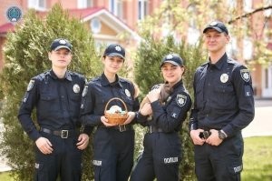 новая серия "Полицейской академии"?)
