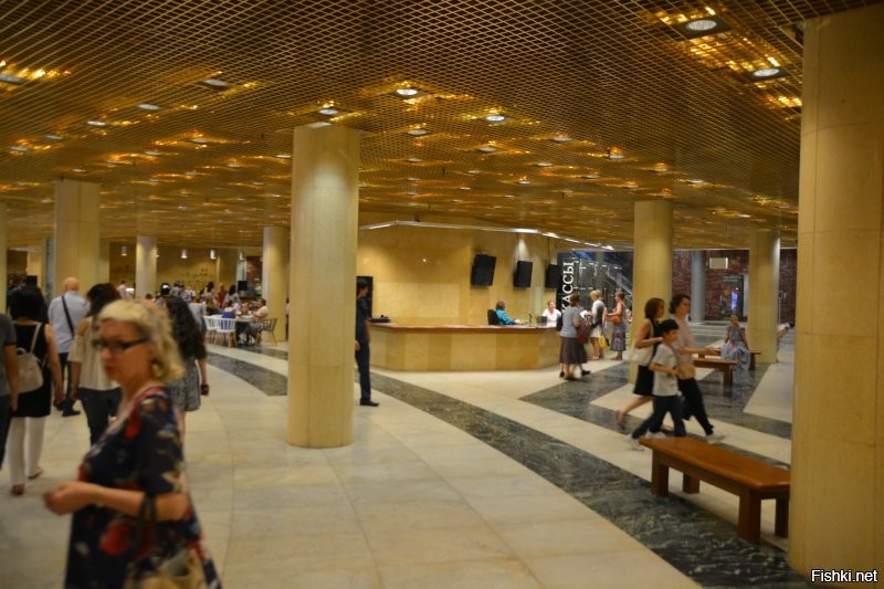 Там классно, ещё дореволюционная архитектура, реально - музыка, застывшая в камне ! Был летом 2018 г. Если удача поможет, обязательно туда съездите ! Не пожалеете !