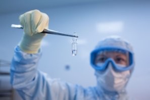 господи...  откуда вы такие кретины беретесь?
и ведь слепошарый коммент еще оставил... на*х*уя?
специально для тебя оригинал с разрешением 4000х2691