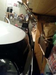 Разметка, разметка... Зеркало, вот реально необходимая вещь в гараже, особенно если он маленький .