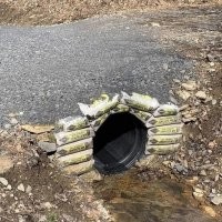 походу цемент в мешках окаменел от сырости. его х.у.й разобьешь. так что решение верное.