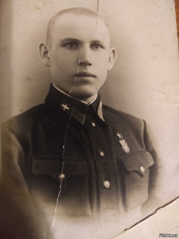 Мой прадед - Шнуров Борис, прошёл всю войну. Фотографии второго прадеда, Мирненко Якова, к сожалению, нет. Пропал без вести в августе 1941 года, защищая Одессу