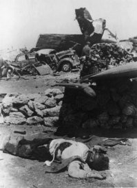 13 мая 1944 года. На Херсонесском аэродроме. В составе румынской армии были и негры.