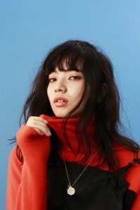 Это для каких-то альтернативных модельеров модели. А чтобы читатели не думали, что в Японии все модели такие, приведу других. Сатоми Ишихара, Майка Ямамото, Нана Комацу.