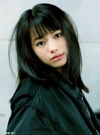 Это для каких-то альтернативных модельеров модели. А чтобы читатели не думали, что в Японии все модели такие, приведу других. Сатоми Ишихара, Майка Ямамото, Нана Комацу.