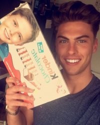 Джош Бейтсон.