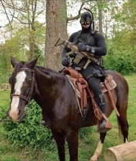 А, лошадка без шноркеля.