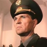 В Китае турист чуть не простился с жизнью на стеклянном мосту