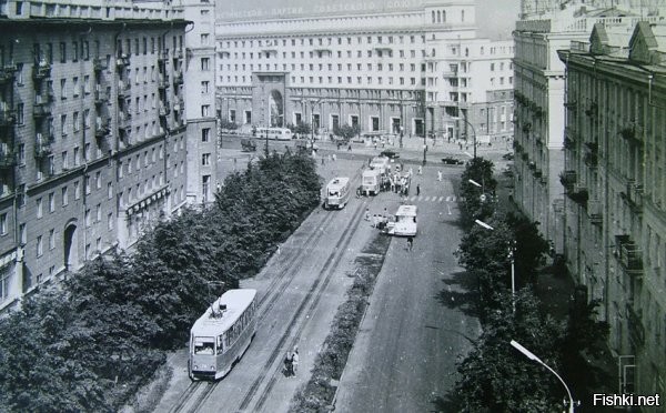 Про Челябинск  - враньё! Усть-Катавские трамваи (они на фото) появились в середине(или конце) 70-х
