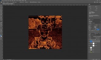 Голимый фотошоп, а если двигались картинки то aftereffects....
Последняя картинка с примерной обработкой(Find edges)