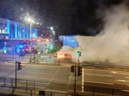 ДВСы горят тоже, будь здоров. Пожарные доехали быстро, благо часть недалеко и ночью трафика не было, но уже к их приезду пламя было будь здоров.