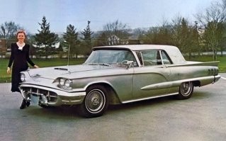 Автомобиль из нержавеющей стали. При этих словах на ум сразу приходит знаменитый DMC-12 Джона Делориана. Однако задолго до него, в мире уже выпускались машины из «нержавейки», и не какой-то заштатной мастерской, а самой компанией Ford:
1. Ford Model A (1931);
2. Ford Deluxe Tudor (1936);
3. Ford Thunderbird (1960);
4. Lincoln Continental (1966).