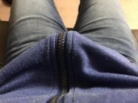Тут гораздо больше бесят катышки на одежде.