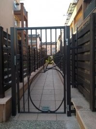 Это гугл стебется над защитой Apple)))