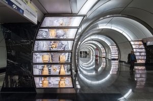 Фонвизинская со своими голограммами.