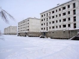 а не факт)))))))))  на Колыме таких зданий полно)))) большая часть Магаданской области это заброшенные поселки городского типа!
