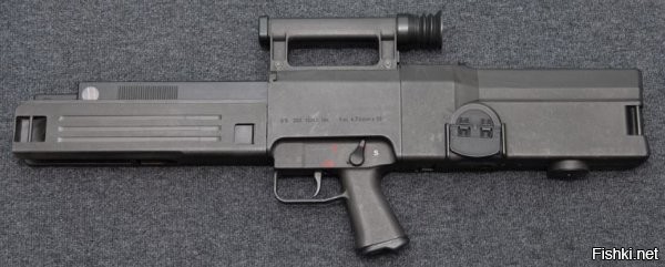 Винтовка HK G11 под безгильзовый патрон, предсерийный вариант (1989 год)
Винтовка отличается возможностью крепления двух запасных магазинов по бокам от основного, над стволом.