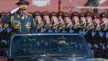 Урфин Джус и его деревянные солдаты. Настругал.