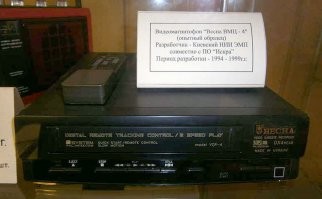 7 советских кассетных видео магнитофонов. Когда кассеты были большими