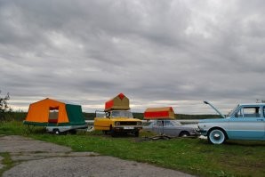 Это не ретро, а выезд на природу в стиле СССР.
