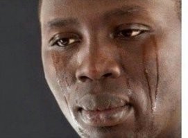 От чего тоскует чёрный, от того что негр.