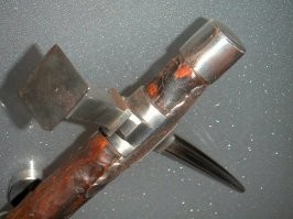Скорее всего это это не совсем молот, а полэкс. Длиннодревковая разновидность оного.