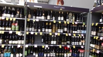 Это цены в Новой Зеландии...мы живущие где ходит евро были просто в шоке...про мебель вообще молчу...