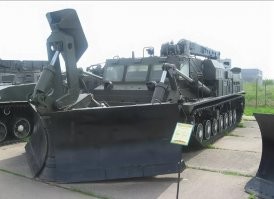 Надо на базе таких машин скорые делать :) только на колёсную базу переоборудовать. глядишь - охотнее будут в стороны разбегаться 

Пару раз с дороги отвалом подвинут - водитель уже будет при звуках сирены панически смотреть по зеркалам, где скорая  Так сказать, "игра началась!"