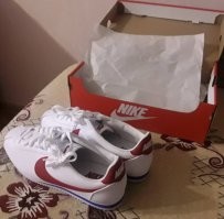 Найк Кортез, классика, удобные, мягкие и главное - года 3-4 прослужат без проблем.