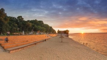 Я бы сюда добавил набережную Чебоксар:тихое и приятное место,где можно с удовольствием погулять пешком,или взять в аренду велосипед,ролики, итп